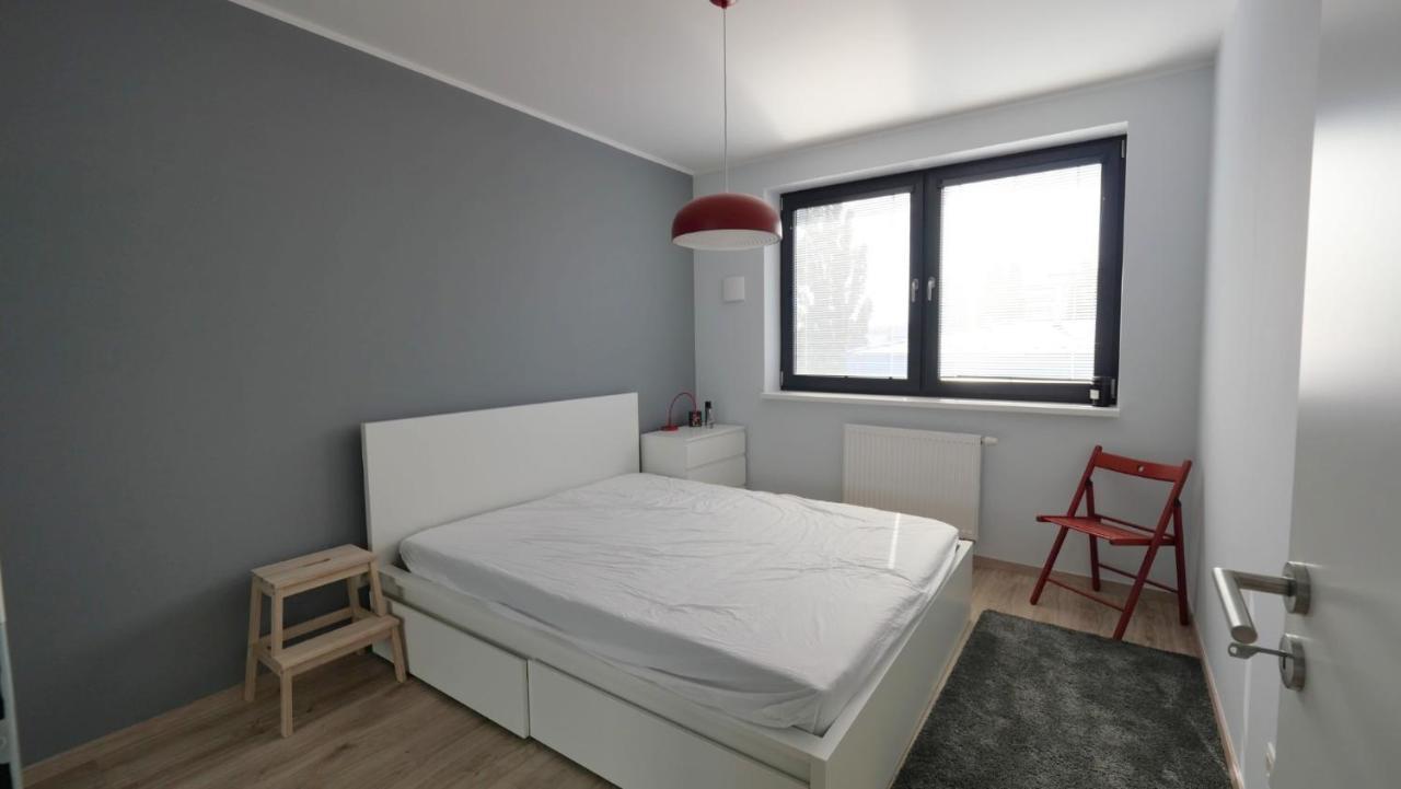 Air-Conditioned, 2 Room Apartment With Terrace Bratislava Eksteriør billede